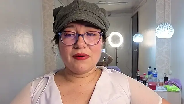 scarlett widow  online show from 21, 12, 2025