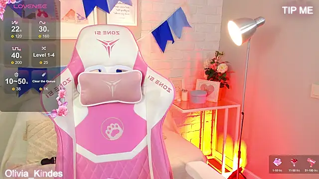 Snapshot of Olivia_Kindes chatting on 22, 9, 2025 Olivia Kindes online show from 22, 9, 2025