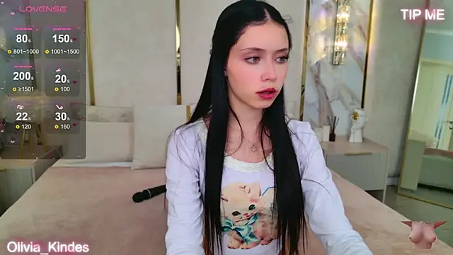 Snapshot of Olivia_Kindes chatting on 12, 10, 2025 Olivia Kindes online show from 12, 10, 2025