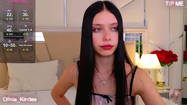 Snapshot of Olivia_Kindes chatting on 13, 10, 2025 Olivia Kindes online show from 13, 10, 2025
