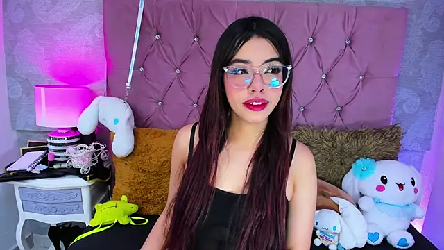 Snapshot of ZarahQueen chatting on 10, 9, 2025 ZarahQueen online show from 10, 9, 2025