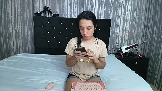 Alicee Moonn online show from 18, 10, 2025