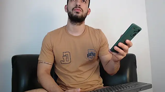 Snapshot of SouthernMilk chatting on 13, 9, 2025 SouthernMilk online show from 13, 9, 2025