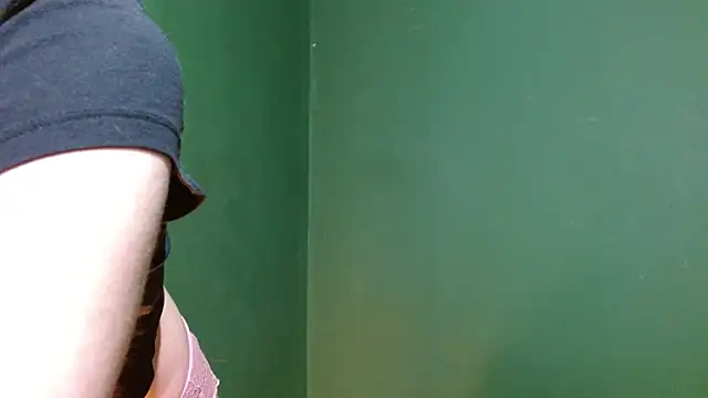 Roxiehood online show from 12, 9, 2025