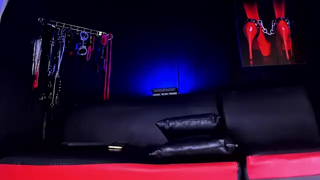 Snapshot of AmaniStone chatting on 17, 12, 2025 AmaniStone online show from 17, 12, 2025