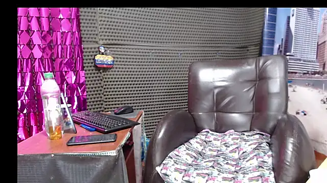 Snapshot of Alisson_Sodomy chatting on 2, 10, 2025 Alisson Sodomy online show from 2, 10, 2025
