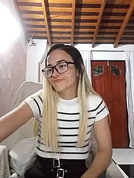 Snapshot of Mariam_Arango chatting on 15, 1, 2026 Mariam Arango online show from 15, 1, 2026