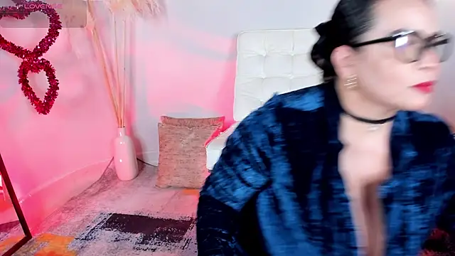 Snapshot of DivaFlamme chatting on 22, 9, 2025 DivaFlamme online show from 22, 9, 2025