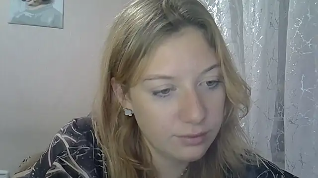 Lily Ember online show from 5, 10, 2025