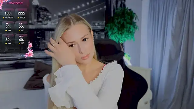 Snapshot of ChristyMarshall chatting on 9, 10, 2025 ChristyMarshall online show from 9, 10, 2025