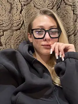 Snapshot of ChristyMarshall chatting on 28, 10, 2025 ChristyMarshall online show from 28, 10, 2025