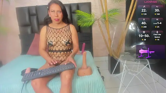 karlarusso online show from 15, 9, 2025