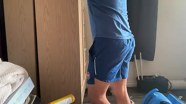 Snapshot of kSwisssxxx chatting on 4, 12, 2025 kSwisssxxx online show from 4, 12, 2025