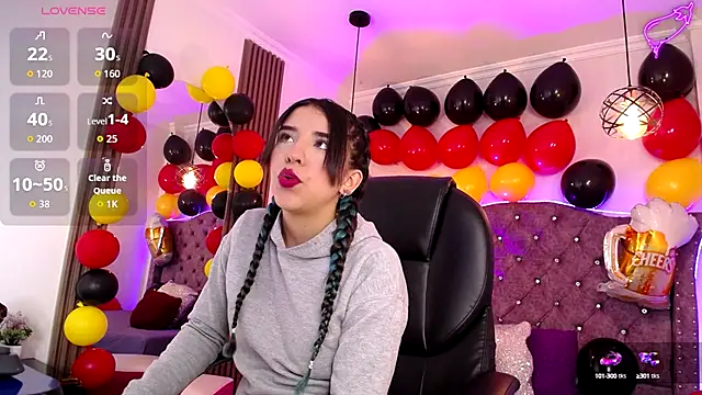 Snapshot of Amara_Davis chatting on 4, 10, 2025 Amara Davis online show from 4, 10, 2025