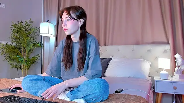 Snapshot of Skelerata chatting on 19, 10, 2025 Skelerata online show from 19, 10, 2025