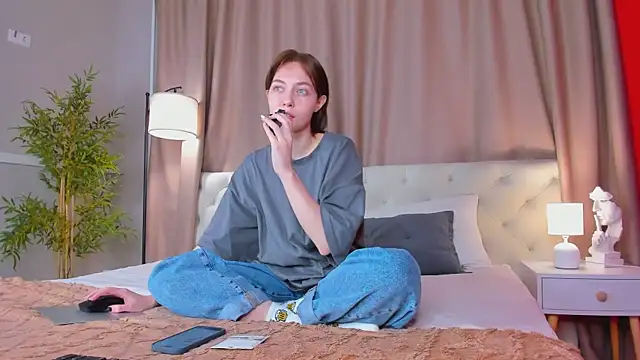 Snapshot of Skelerata chatting on 23, 10, 2025 Skelerata online show from 23, 10, 2025