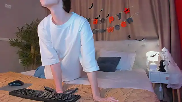 Snapshot of Skelerata chatting on 25, 10, 2025 Skelerata online show from 25, 10, 2025