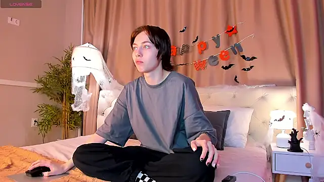 Snapshot of Skelerata chatting on 27, 10, 2025 Skelerata online show from 27, 10, 2025