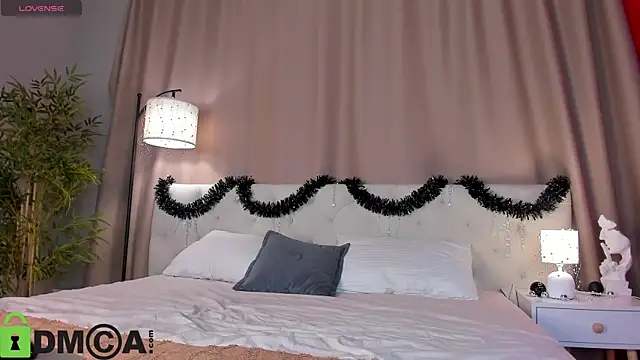 Snapshot of Skelerata chatting on 2, 12, 2025 Skelerata online show from 2, 12, 2025