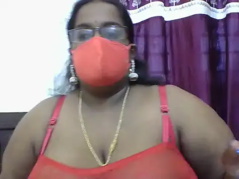 Snapshot of Reena-gowda chatting on 4, 10, 2025 Reena-gowda online show from 4, 10, 2025