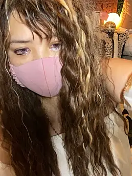 Snapshot of xoxLILxMELOxox chatting on 11, 10, 2025 xoxLILxMELOxox online show from 11, 10, 2025
