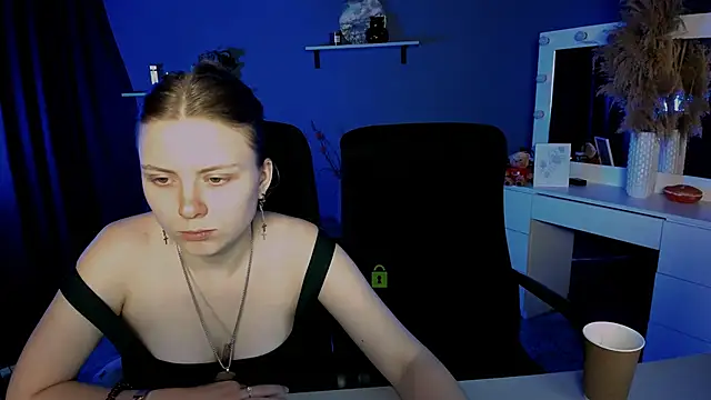 Snapshot of foxy_tease_ chatting on 21, 9, 2025 foxy tease online show from 21, 9, 2025