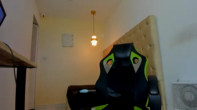 Snapshot of Darkknightx01 chatting on 27, 10, 2025 Darkknightx01 online show from 27, 10, 2025