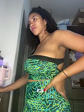 Snapshot of Mia_sweet80 chatting on 28, 10, 2025 Mia sweet80 online show from 28, 10, 2025