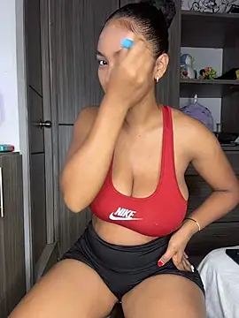 Snapshot of Mia_sweet80 chatting on 13, 11, 2025 Mia sweet80 online show from 13, 11, 2025