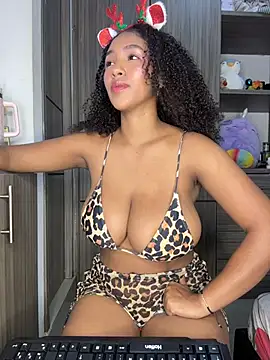 Snapshot of Mia_sweet80 chatting on 13, 12, 2025 Mia sweet80 online show from 13, 12, 2025