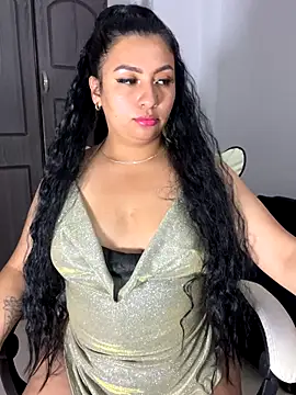 Snapshot of Issa_Santana chatting on 8, 10, 2025 Issa Santana online show from 8, 10, 2025