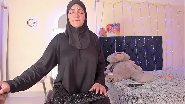 Snapshot of Dana-Alabi chatting on 13, 9, 2025 Dana-Alabi online show from 13, 9, 2025