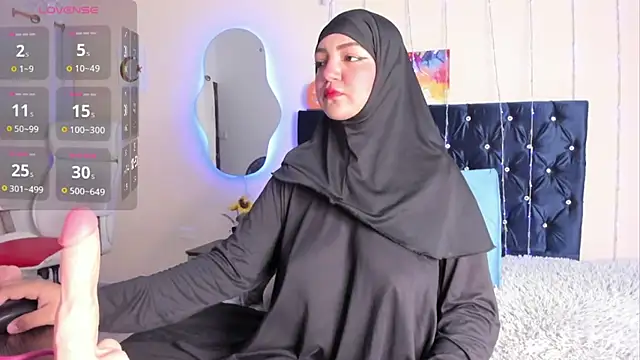 Snapshot of Dana-Alabi chatting on 2, 11, 2025 Dana-Alabi online show from 2, 11, 2025