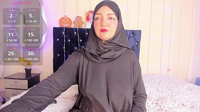 Snapshot of Dana-Alabi chatting on 7, 11, 2025 Dana-Alabi online show from 7, 11, 2025