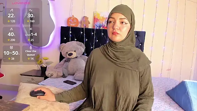 Snapshot of Dana-Alabi chatting on 13, 11, 2025 Dana-Alabi online show from 13, 11, 2025