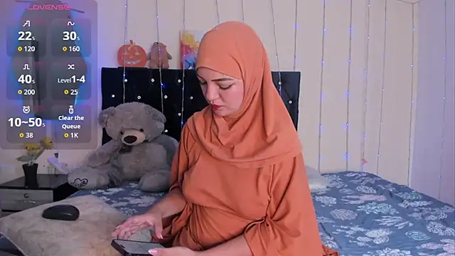 Snapshot of Dana-Alabi chatting on 24, 11, 2025 Dana-Alabi online show from 24, 11, 2025