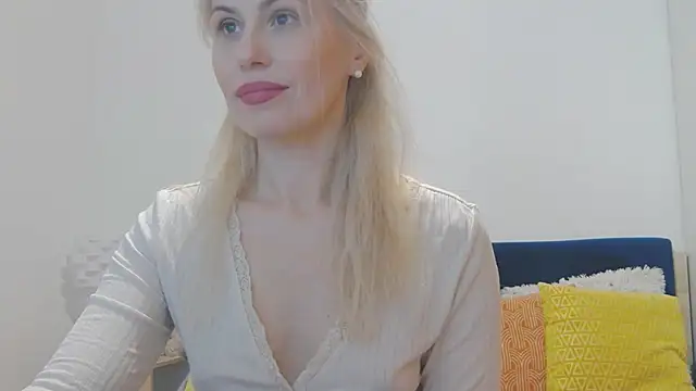 Snapshot of Lika_Soul chatting on 19, 10, 2025 Lika Soul online show from 19, 10, 2025