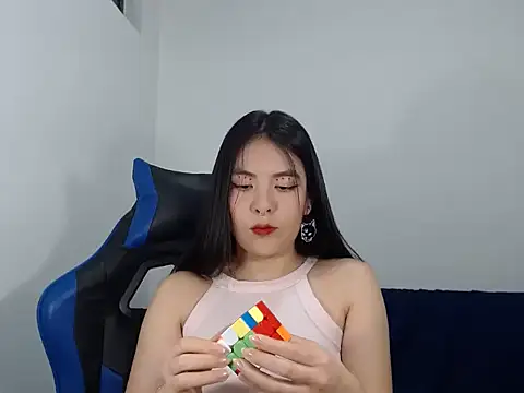 Snapshot of EloiseJun chatting on 26, 10, 2025 EloiseJun online show from 26, 10, 2025