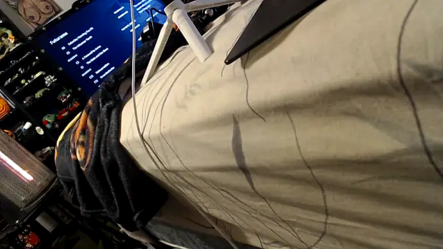 Snapshot of thejuicybacon chatting on 28, 11, 2025 thejuicybacon online show from 28, 11, 2025