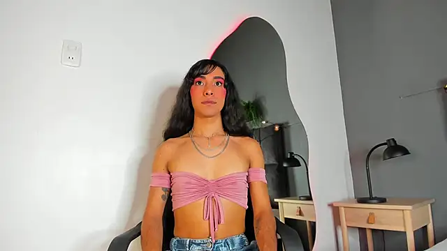 TiffValentinee  online show from 2, 11, 2025