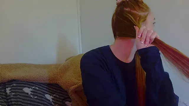 Snapshot of Little-Red21 chatting on 25, 11, 2025 Little-Red21 online show from 25, 11, 2025