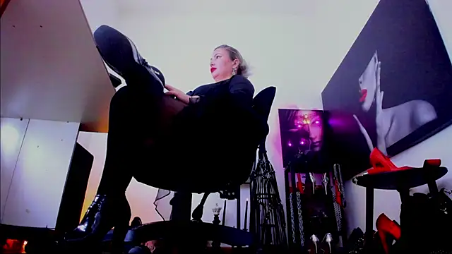 Snapshot of demisweet chatting on 17, 11, 2025 demisweet online show from 17, 11, 2025