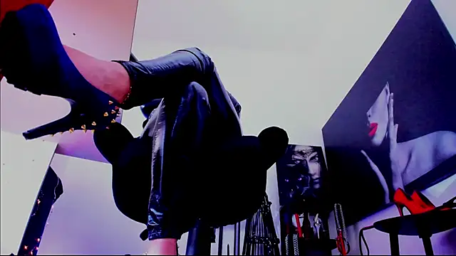 Snapshot of demisweet chatting on 14, 1, 2026 demisweet online show from 14, 1, 2026