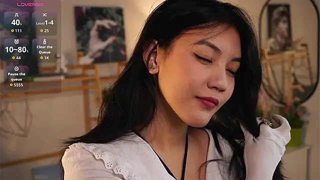 MoiraEger online show from 1, 10, 2025