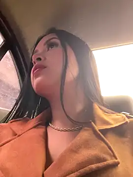 CrisMarulanda online show from 12, 10, 2025