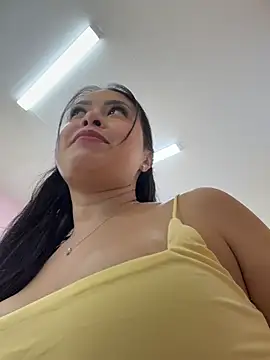 CrisMarulanda online show from 23, 6, 2026