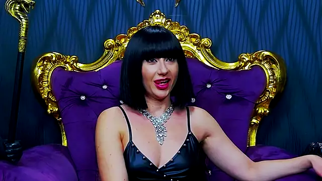 Snapshot of LaraMaeve chatting on 7, 11, 2025 LaraMaeve online show from 7, 11, 2025