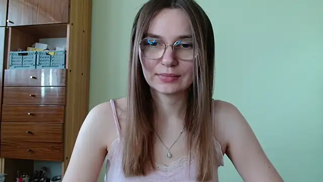 Snapshot of LooveELLYx chatting on 26, 9, 2025 LooveELLYx online show from 26, 9, 2025