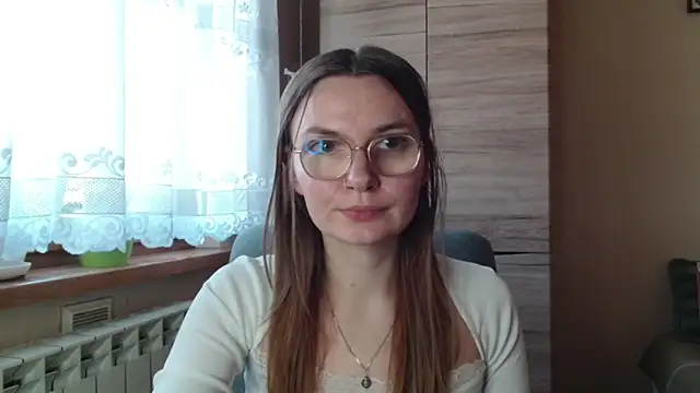 Snapshot of LooveELLYx chatting on 5, 11, 2025 LooveELLYx online show from 5, 11, 2025