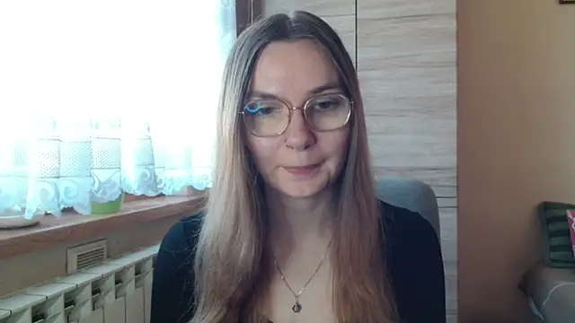 Snapshot of LooveELLYx chatting on 6, 11, 2025 LooveELLYx online show from 6, 11, 2025